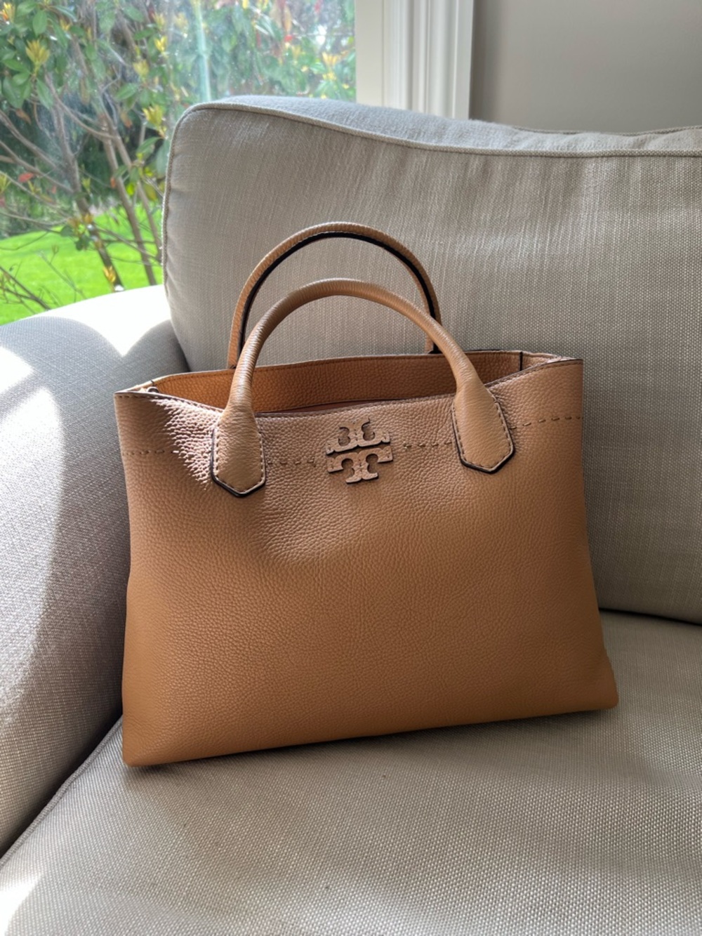 Brand new never worn!! Tory Burch Pebbled Leather Satchel in Caramel Tan